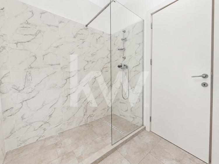Apartament cu 3 camere semidecomandat în Griviței