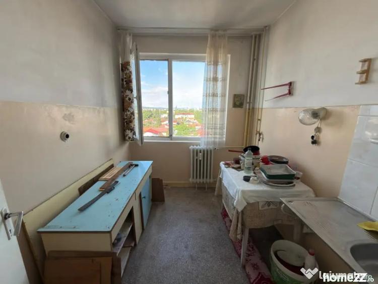 Apartament cu 3 camere semidecomandat în Central