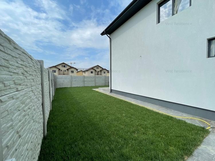 Duplex cu 4 camere si mansarda. Curte 250 mp. Comision 0 - 4