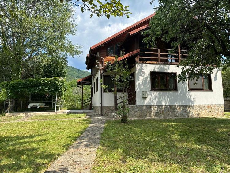 Casa de vanzare situata in Valea Cheii, Pausesti Maglasi , Valcea - 1