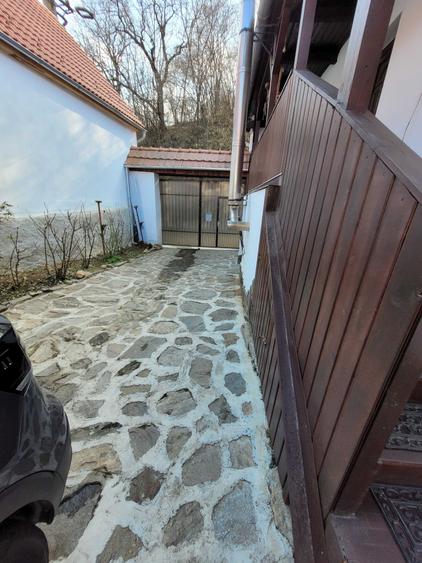 Vand casa la tara marginimea Sibiului - 1