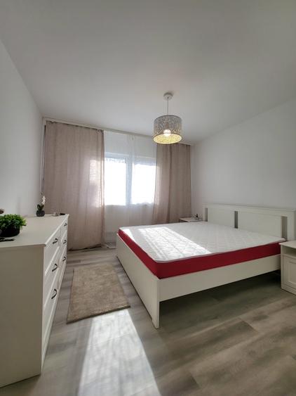 Apartament cu 3 camere decomandat în Sud