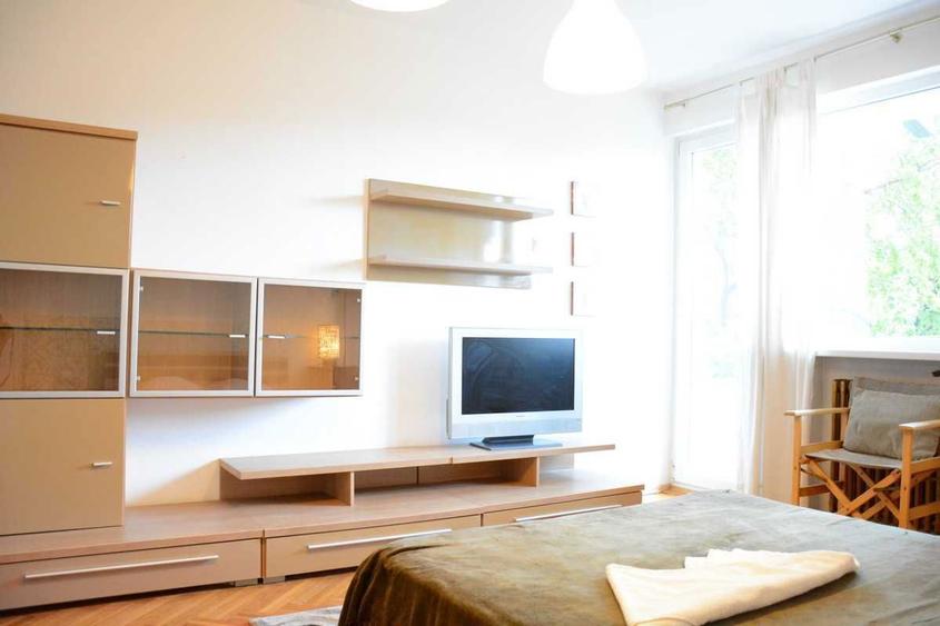 garsoniera P-ta Romana de inchiriat 450 euro. - 5