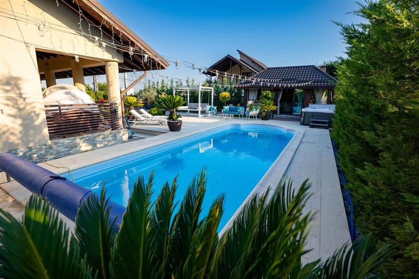 Casă cu 6 camere cu Teren 1700 Mp în Exterior Nord