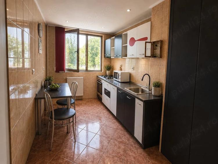 Apartament cu 3 camere semidecomandat în Titan
