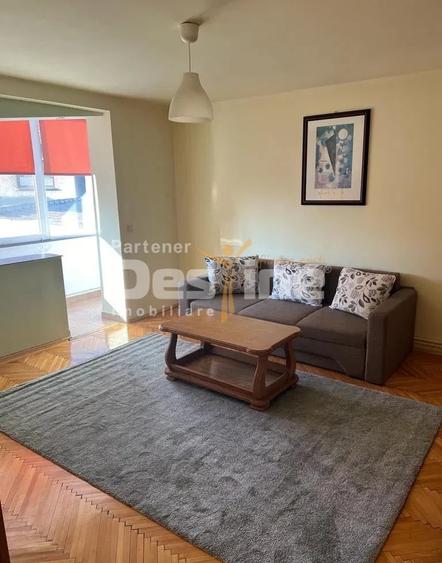 Apartament cu 2 camere decomandat în Complex Studențesc