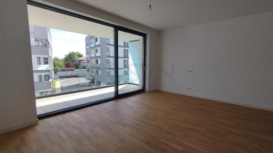 Apartament cu 2 camere semidecomandat, mobilat în Băneasa