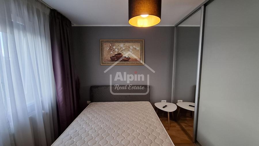 Apartament cu 2 camere decomandat în Tractorul
