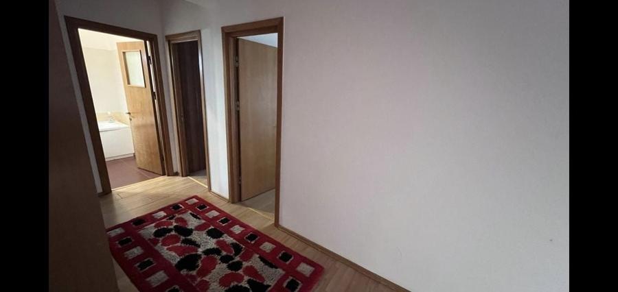 Apartament cu 3 camere în Vitan