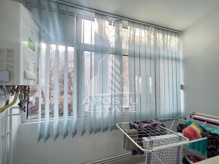 Apartament cu 2 camere semidecomandat, mobilat în Aurel Vlaicu