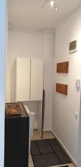 Garsonieră decomandată în Roșu