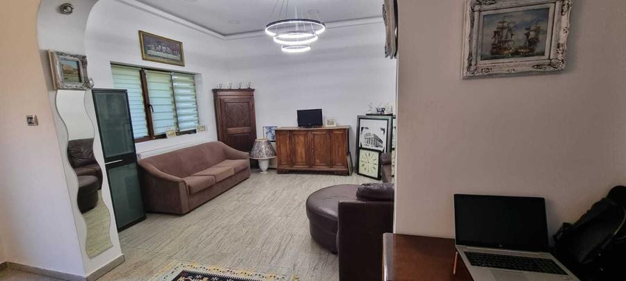 Casă cu 4 camere cu Teren 100 Mp în Ultracentral