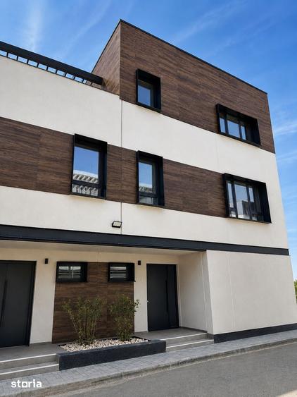 Casă cu 5 camere cu Teren 236 Mp în Exterior Vest