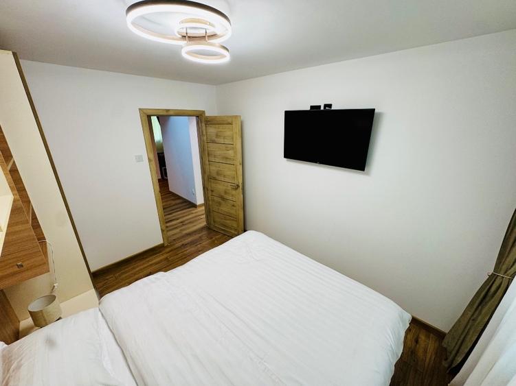 Apartament cu 3 camere decomandat, mobilat în Rovine