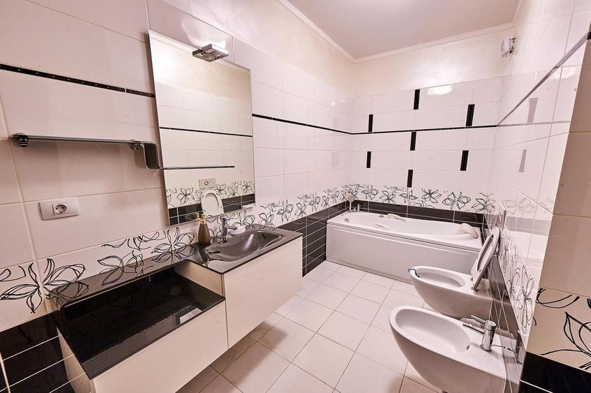 Apartament cu 3 camere decomandat, mobilat în Central