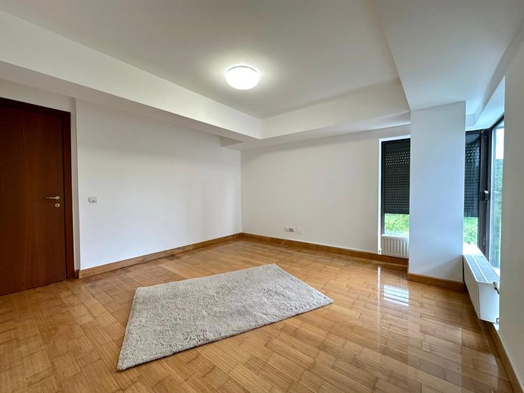 Apartament cu 3 camere decomandat în Bucium