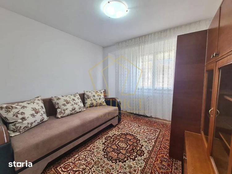 Apartament cu 3 camere decomandat, mobilat în Complex Studențesc