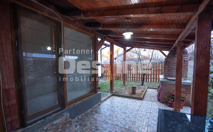 Casă individuală cu 3 camere cu Canalizare în Moșnița Veche