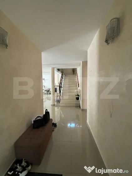 Casă cu 5 camere cu Teren 1400 Mp în Central