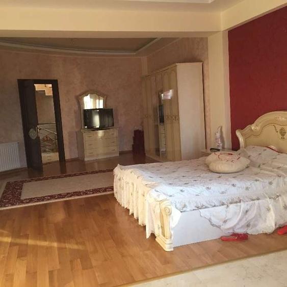 Spațiu comercial, de 600 mp, în Trocadero