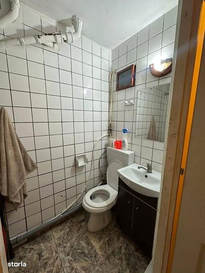 De vanzare garsoniera mobilata ?i utilata, etajul 1, zona Scolii nr.8 - 2