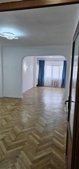 apartament 3 camere Piata Muncii, la 1 minut de gura de metrou, 90mp utili ,etaj - 26