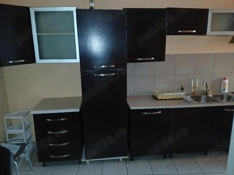 Inchiriez apartament la casa - 3