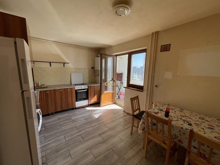 Apartament cu 3 camere semidecomandat, mobilat în Grigorescu