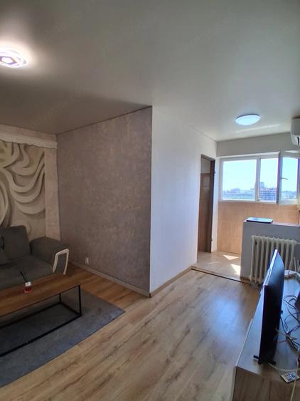 Apartament cu 2 camere decomandat în Apărătorii Patriei