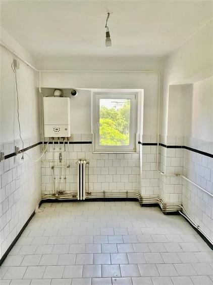 4 camere - etajul 2 - 86mp -izolat - bloc din 1980 - 8