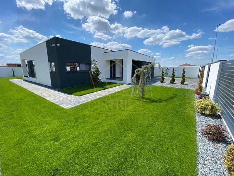 Casa individuala pe parter cu 5 camere | Dumbravita - 1