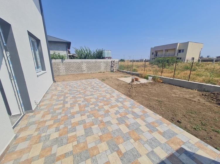 Vila cu 4 camere,2 bai,finisaje deosebite,curte 330 mp - 13