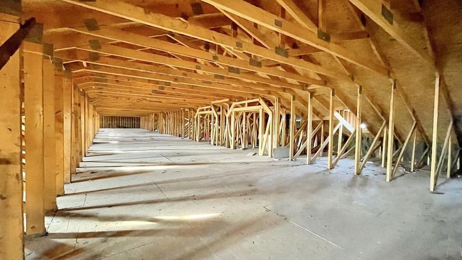 Spatiu Comercial cu Multiple Functionalitati - 2