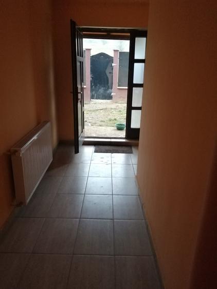 Casa de vanzare,str. Remetea,5 camere, parter+etaj,teren 5 ari,singur in curte. - 2