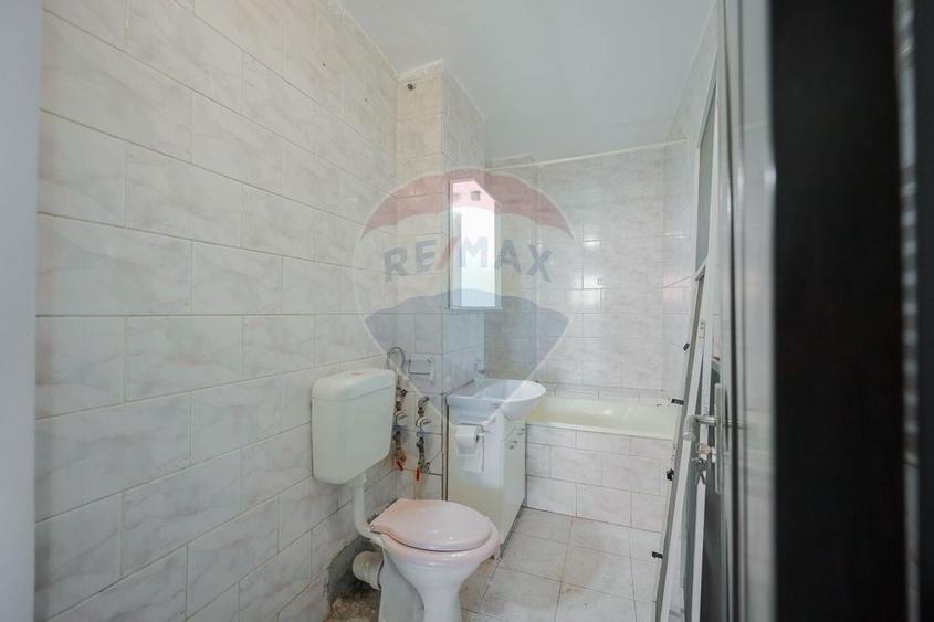 Apartament cu 3 camere de vânzare în zona Rogerius - 12