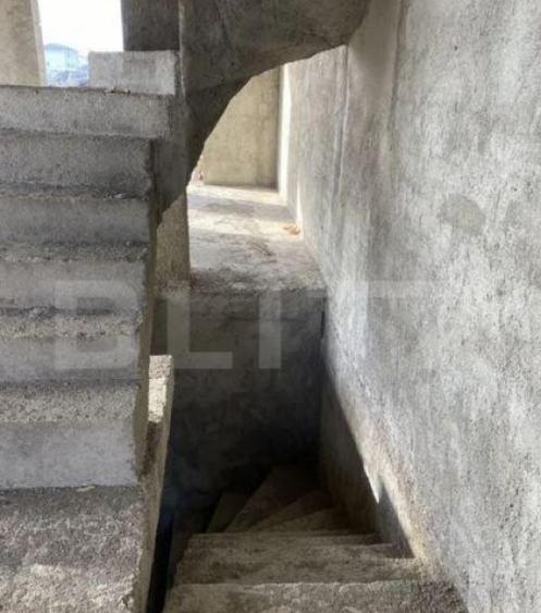 Casa cu 3 dormitoare, semifinisata, teren 400 mp, cartier Iz - 2