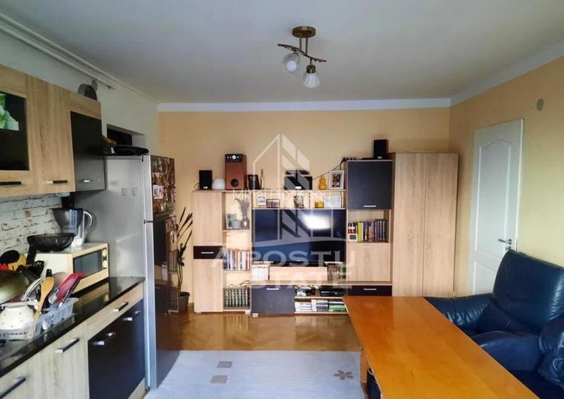 Apartament 3 camere , 50 mp, zona Girocului