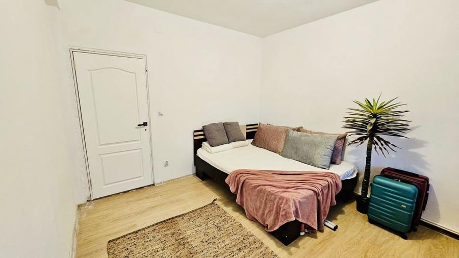 Apartament 3 camere in vila Giulesti zona linistita si curte generoasa etaj 1 - 5