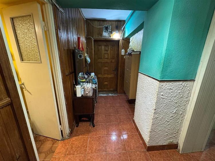 Apartament 3 camere zona centrala , etaj 7, pret 63.000 Euro neg. - 17