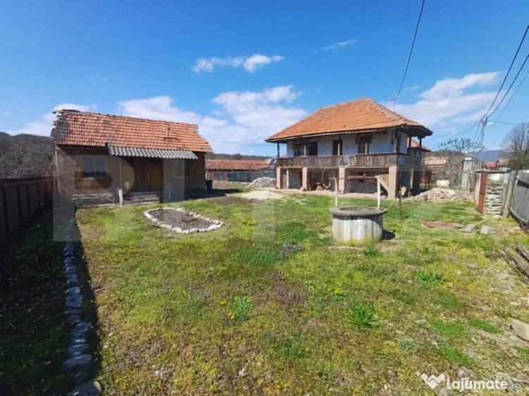 Teren cu casa rustica zona Sambotin - 2