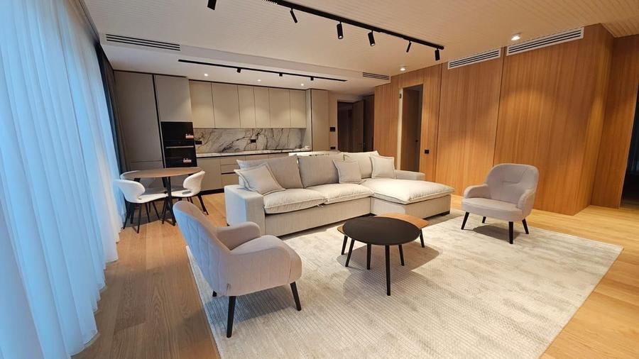 Închiriere Apartament Unic 3 Camere în Zona Primăverii - 1