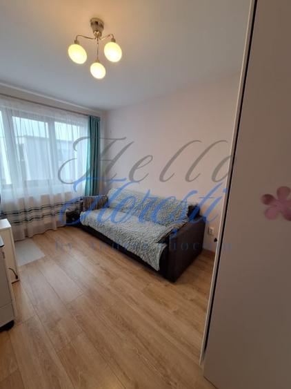 Apartament cu 3 camere semidecomandat în Florești