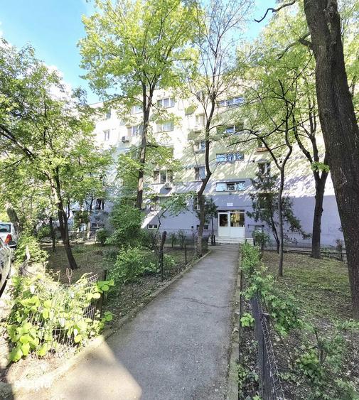 Apartament 3 camere+garaj- zona 1 Mai - 9