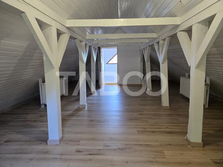 Casa de vacanta de vanzare 278mp curte 855mp Valea Avrigului - 17