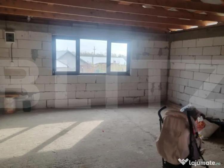 CASA LA ROSU CU TEREN - 14