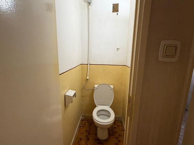 Ozana,Buhusi,Metrou 1 Decembrie 1918,et.2/4,DECOMANDAT,parcare,centrala,Liber - 7