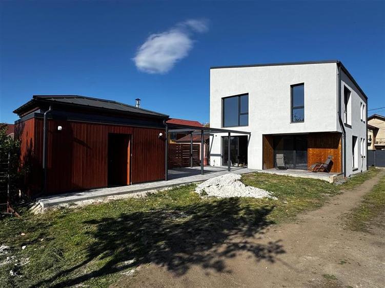 Casa Individuală Parter +Etaj ,166 mp utili, teren 450 mp situata in Somese - 7