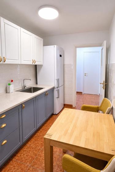 Vand apartament cu 2 camere zona Victoriei - 2