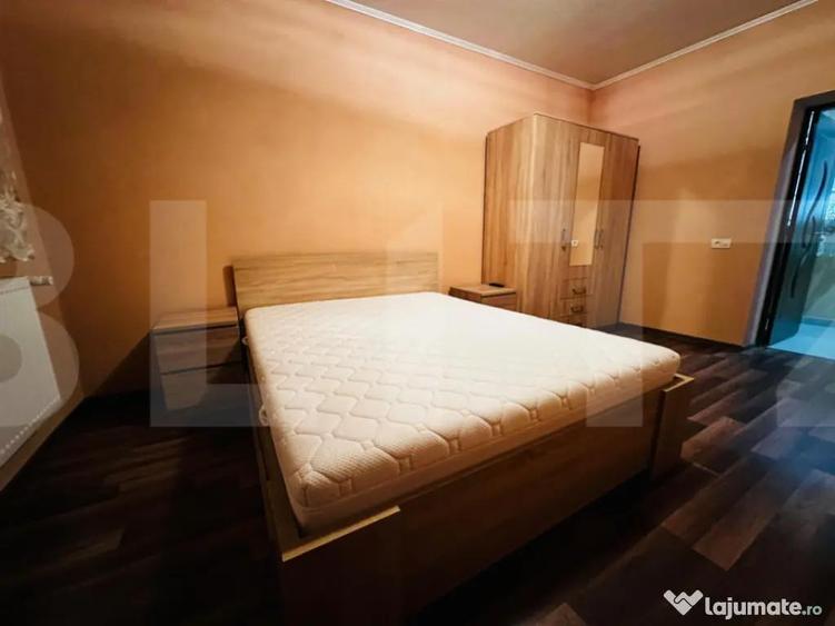 Casa spatioasa cu 5 dormitoare, doua bucatarii si teren de 1 - 17