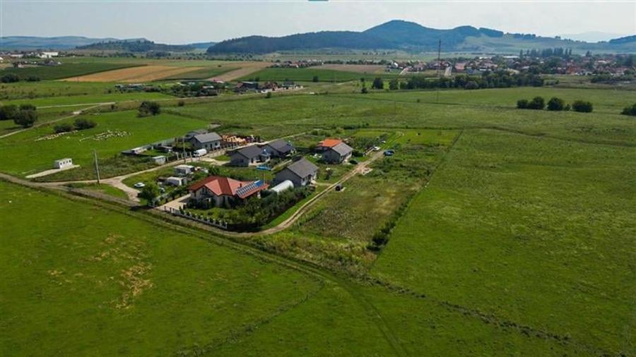 Casa noua pe parter,salon generos,terasa, pod mansardabil,teren 476mp,Sanpetru B - 25